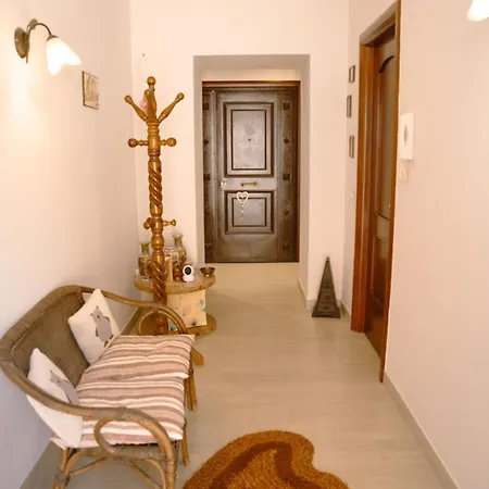 La Rosa Apartment